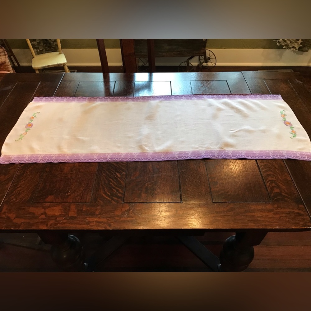 Vintage dresser scarf